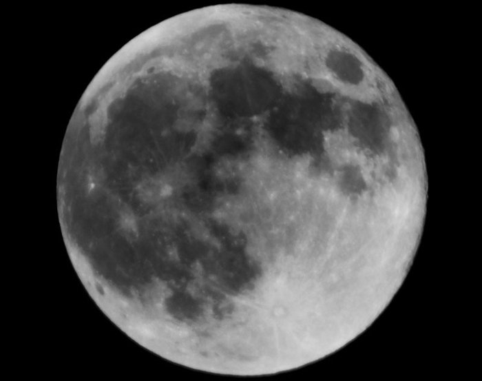 拍攝出來的月球效果圖,拍月球照出另類新招 3D打印樹莓派相機搞定