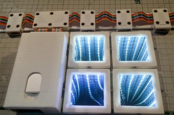 性感與高科技的結(jié)合 美女創(chuàng)客SexyCyborg又造3D打印LED鏡面塊裙子 性感與高科技的結(jié)合 美女創(chuàng)客SexyCyborg又造3D打印LED鏡面塊裙子