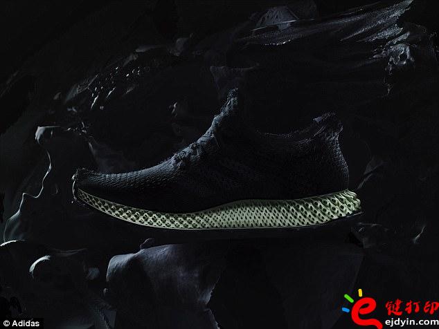 阿迪達(dá)斯率先推出3D打印量產(chǎn)時尚跑鞋,大量節(jié)約開模具成本 阿迪達(dá)斯率先推出3D打印量產(chǎn)時尚跑鞋,大量節(jié)約開模具成本